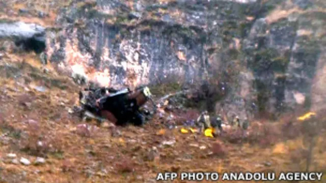 Обгоревший корпус вертолета