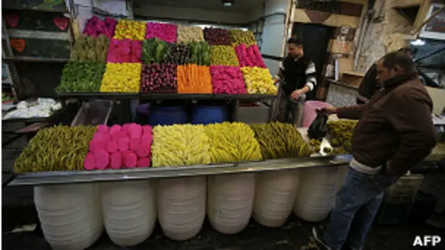Tienda de especias en el zoco de Damasco, Siria