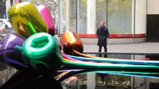 क्रिस्टी की रिकॉर्ड बिक्री में एंडी वॉरहोल्स की ‘स्टैच्यू ऑफ लिबर्टी’ 4 करोड़ 37 लाख डॉलर में बिकी.