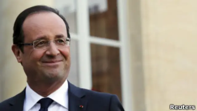 La corbata torcida del presidente francés ha dado mucho que hablar.