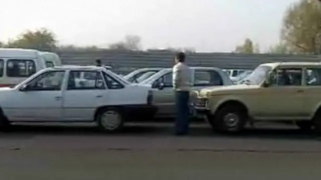 Тошкентда кўпайиб кетган машиналарни сақлаш муаммога айлангани айтилади