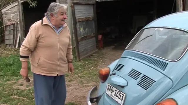 موخيكا وسيارته القديم