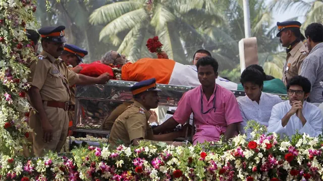 बाला साहेब ठाकरे की अंतिम यात्रा.