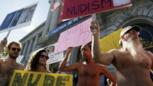 नग्नता पर रोक 