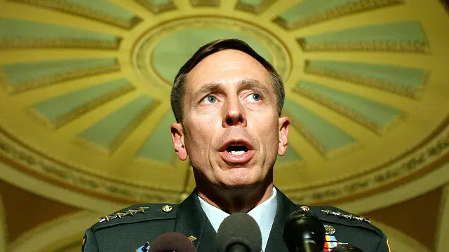 دیوید پترائوس تا پیش از این رسوایی به عنوان یکی از لایق‌ترین فرماندهان نظامی آمریکا شناخته می‌شد