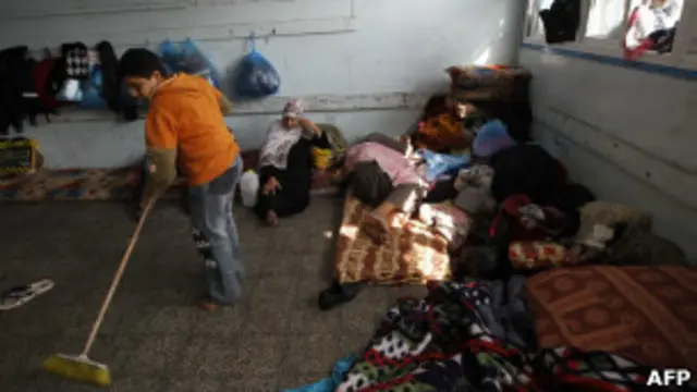 Palestinos desplazados en Gaza