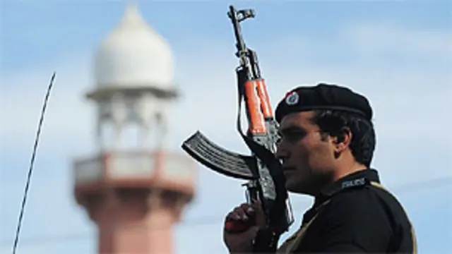 دو برس پہلے راجن پور میں کچے کے علاقے میں پولیس کی بائیس چوکیاں قائم کی گئی تھیں