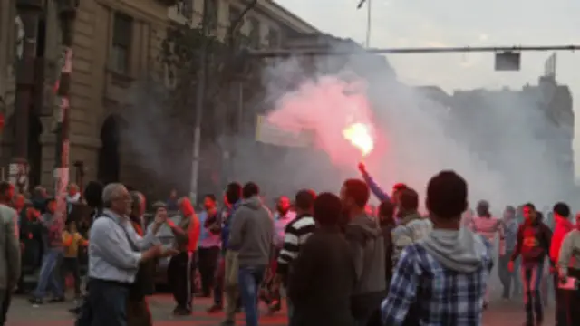 मोहम्मद मोर्सी के खिलाफ काहिरा के कई इलाकों में प्रदर्शन हुए हैं