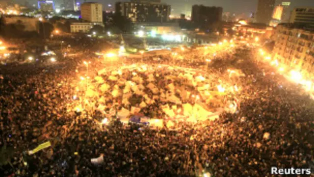 Протесты против декрета Мохаммеда Мурси, существенно расширяющего полномочия президента, не стихают в Каире уже неделю