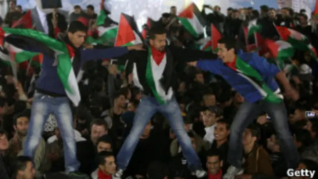 Palestinos celebran