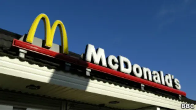 Biển hiệu hãng McDonalds