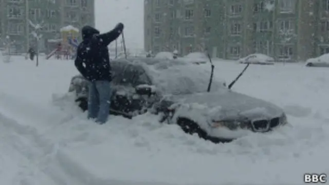 Празднествам помешал снегопад