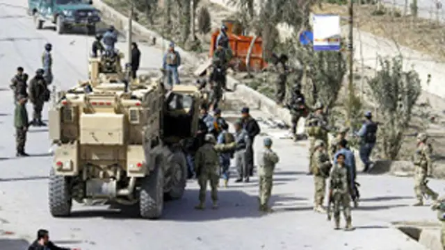 د افغانستان په سویل کې د شپږو کسانو مړي موندل شوي چې د چارواکو په خبره په ساختماني پروژو کې یې کار کاوه.