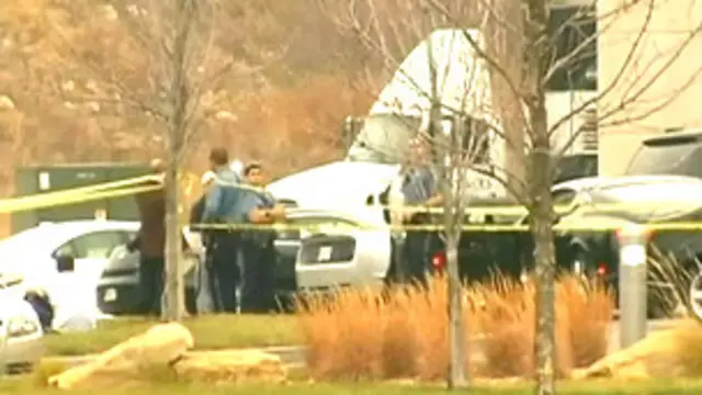 फुटबॉल खिलाड़ी बेलचर अपनी प्रेमिका और बेटी के साथ एक ही घर में रहते थे.