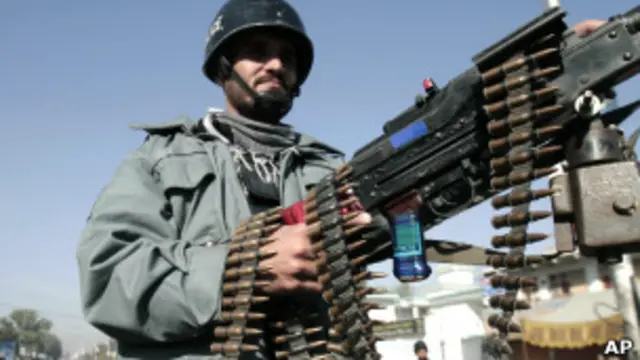 Афганский военный в Джелалабаде