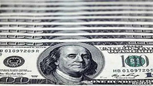 El gobierno prohibió la compra de dólares para el ahorro, lo que disparó el precio en el mercado negro.