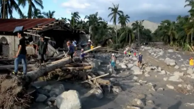 Topan Bhopa melanda Filipina