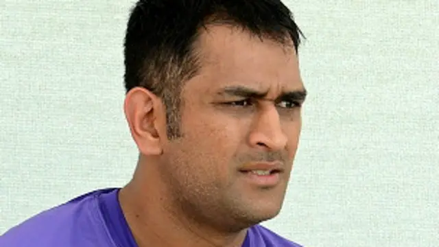 धोनी का रिकार्ड बल्लेबाजी में भी लड़खड़ा चुका है. तस्वीर गेटी