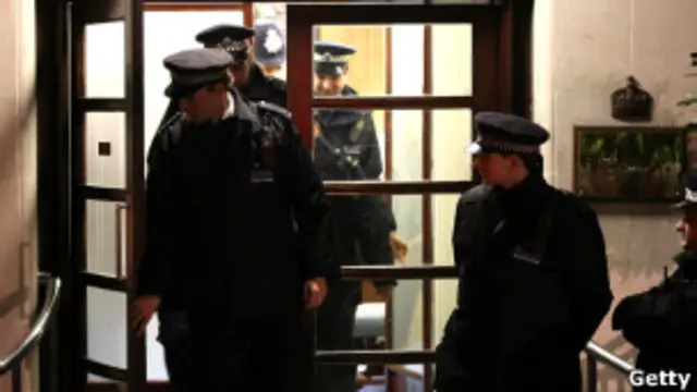 Полиция в больнице короля Эдуарда VII