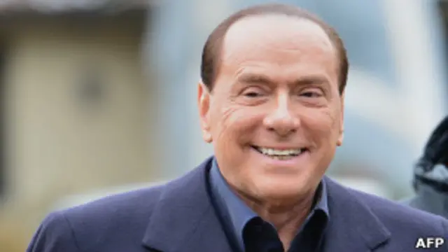 Сильвио Берлускони официально не разведен со своей второй женой Вероникой Ларио, с которой ему не удается разделить имущество