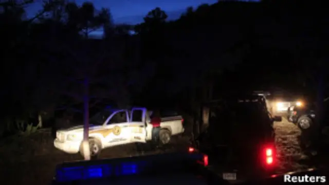 La policía llega al lugar del accidente