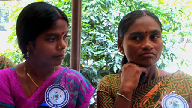 अपनी समस्याओं के लेकर हैदराबाद में 500 देवदासियां एक जन सुनवाई में एकत्र हुई. 