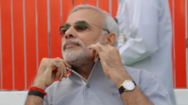 गुजरात के मुख्यमंत्री नरेंद्र मोदी