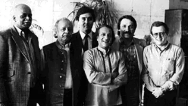 Рави Шанкар с музыкантами и сотрудниками украинского радио