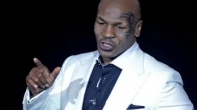 ٹائیسن 20 سال کی عمر میں ڈبليو بي سي، ڈبليو بي اے اور آئی بی ایف کا خطاب جتنے والے سب سے کم عمر باکسر بنے تھے