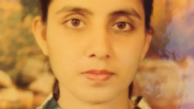 接聽惡搞電話的護士薩爾達尼亞誤以為是女王和丈夫菲利普親王致電。她隨後在醫院的宿舍自殺身亡。