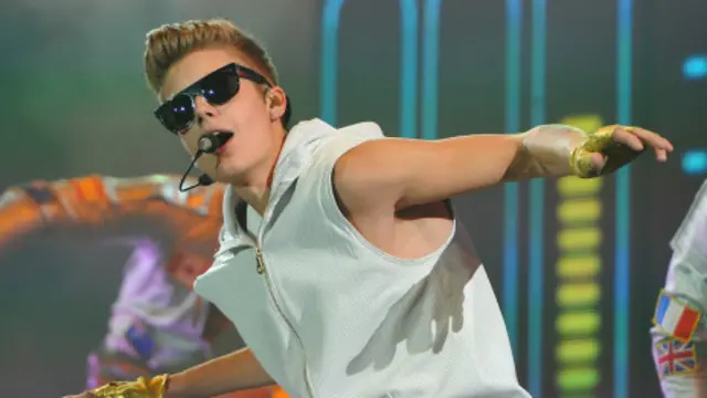 Penyanyi pop Justin Bieber dikritik karena ulahnya di Museum Anne Frank.