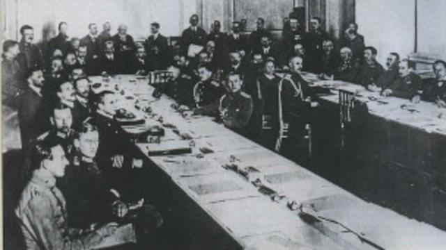 Германская, советская и украинская делегации на мирных переговорах в Бресте (январь 1918 г.)