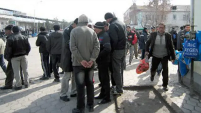 Мардикорлар бир кунга 50 минг сўмдан камига рози бўлмаяптилар, дейди Суръат Икромов.