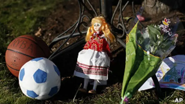 Tributo a niños muertos en Connecticut