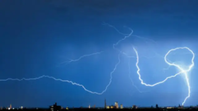 د نورستان چاراکي وايي، هغو غرنیو سیمو کې، چې د تالندې او برېښنا خطر ډېر وي، باید د پولیسو پر پوستو د تندر دفاعي سیستمونه ولګول شي.