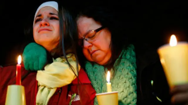 keluarga korban sandyhook