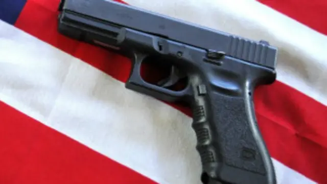 Bindiga a kan tutar Amurka