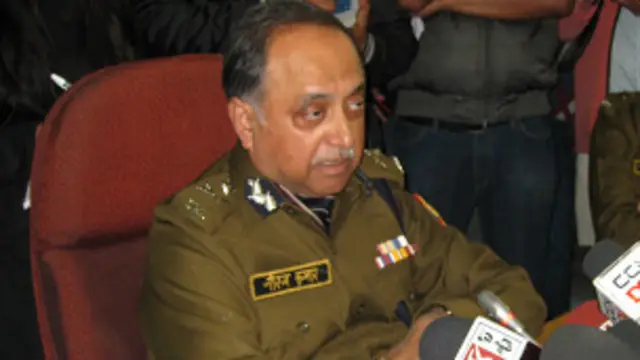 दिल्ली पुलिस कमिश्नर नीरज कुमार ने एक प्रेस वार्ता में अपनी तहक़ीकात की जानकारी दी.