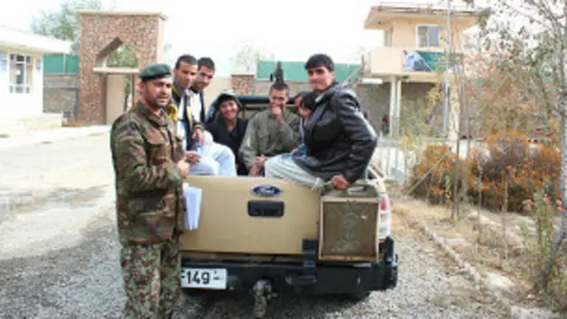 دا وخت د افغانستان د پوځ د سرتيرو شمېر نژدې دوه لکو ته رسيږي