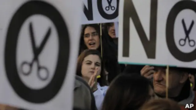 В ОЭСР говорят, что жесткая экономия замедлила рост в Европе