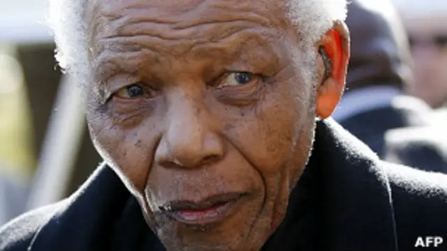 ہر گزرتے دن کے ساتھ منڈیلا کی صحت کے بارے میں عوامی تشویش بڑھتی جا رہی ہے