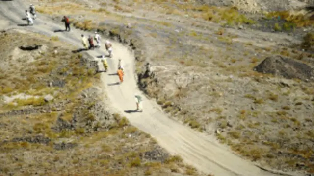 चीन के साथ हुए समझौते में अफगानिस्तान में अच्छी सड़कें भी बनाने का वादा किया गया है.