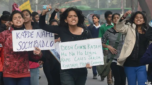 Mujeres protestando en Delhi