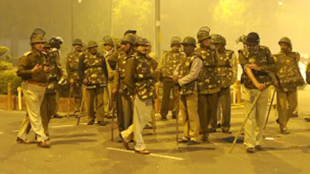 गैंगरेप मामले में लगातार आलोचनाओं के घेरे में है दिल्ली पुलिस