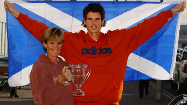 Andy Murray bersama ibunya, Judy.