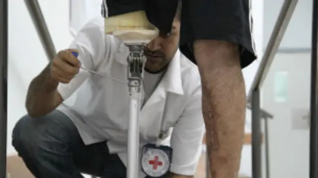 රතු කුරුස සංවිධානයේ සේවකයකු වූ කුරාම් ෂයික් 2011 නත්තල් දිනයේ තංගල්ලේදී ඝාතනය කෙරිණ