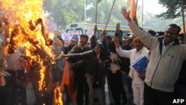 बलात्कार पर विरोध