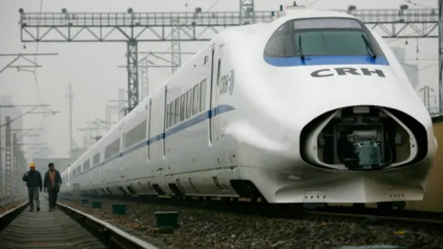 Tàu CRH của TQ giống hệt tàu E2 Series Hayate Shinkansen của Nhật, chỉ khác nước sơn