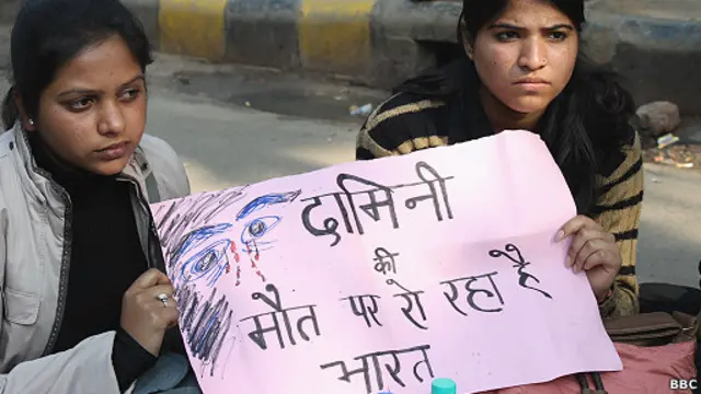 दिल्ली बलात्कार पीड़ित की मौत के बाद लोगों में शोक की लहर है. 