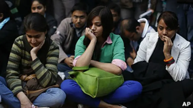 manifestación por joven violada en Nueva Delhi, India